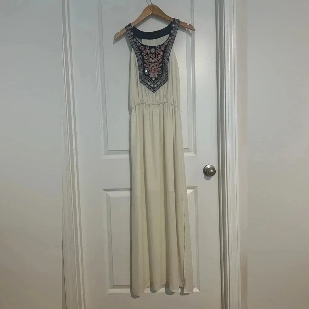 Francesca’s maxi dress size S
